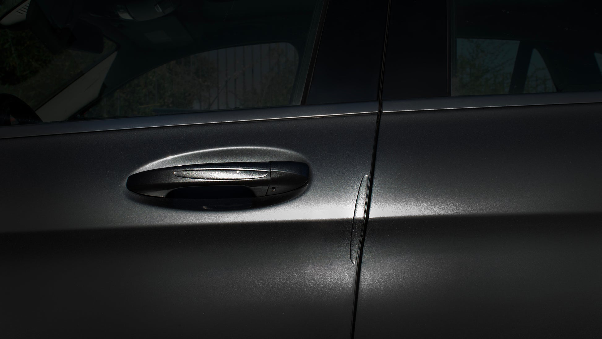 EdgeGuard Pro – Adesivi Invisibili Protettivi per Sportelli Auto e Specchietti 6 Pezzi – Made in Italy