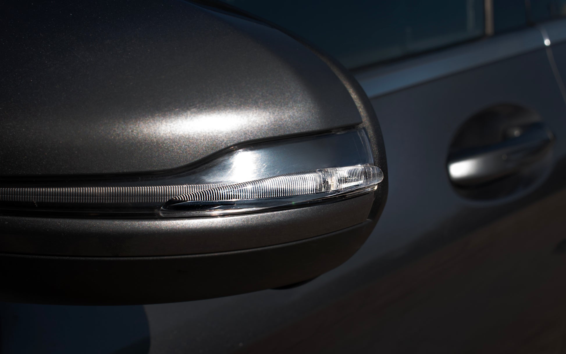 EdgeGuard Pro – Adesivi Invisibili Protettivi per Sportelli Auto e Specchietti 6 Pezzi – Made in Italy