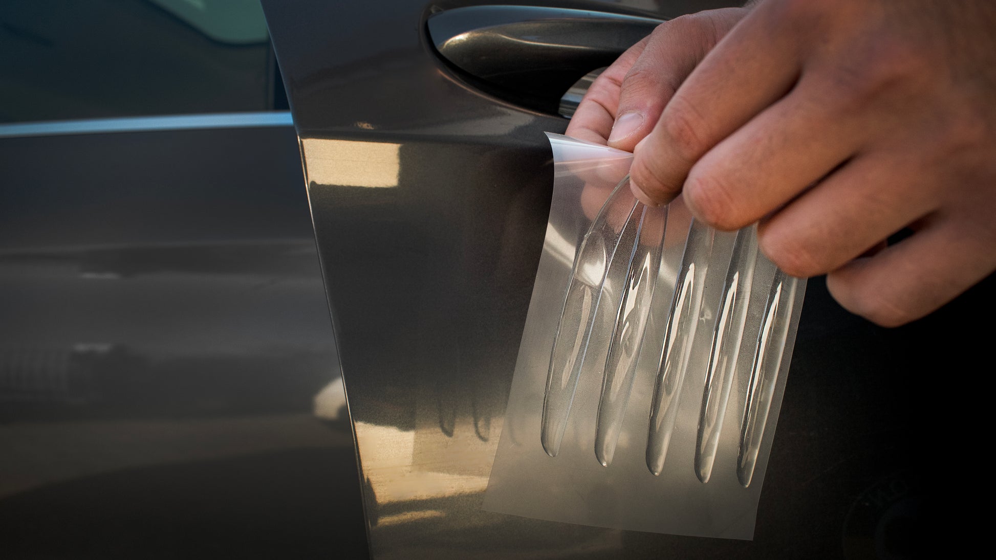 EdgeGuard Pro – Adesivi Invisibili Protettivi per Sportelli Auto e Specchietti 6 Pezzi – Made in Italy